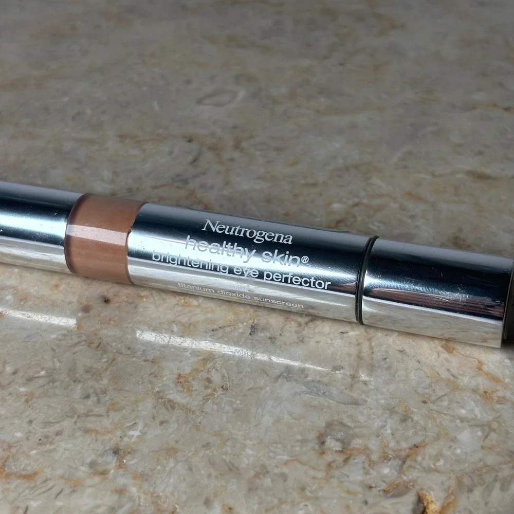 Neutrogena Brightening Eye Perfector Light 10 0.17oz SPF Broad Spectrum SEE EXP